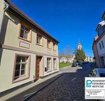 Mehrfamilienhaus mit Potential, acht Wohnungen in der Hansestadt Anklam! Denkmalschutz!