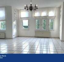 großer Wohn-Essbereich, Schlafen + Ankleide + Loggia optimal für Single oder Paar - Düsseldorf Eller