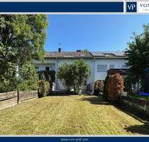 XXL-Reihenhaus in Niederhöchstadt mit hellen Räumen, 3 Bäder, Loggia, Balkon, Terrasse, Garage, Stpl - Eschborn