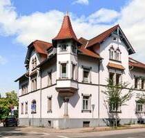 Straubing - zentrale Altbaulage mit umgestaltungsfähiger Wohneinheit & Stellplätzen