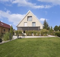 Neuwertige Doppelhaushälfte mit Garten und 2 Stellplätzen in 79211 Denzlingen