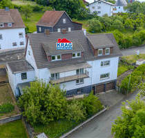 ++ KRAG Immobilien ++ Drei Wohnungen unter einem Dach | solide Substanz | Balkone, Terrasse, Garagen - Bad Endbach Wommelshausen