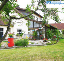 Großzügiges Einfamilienhaus mit Wintergarten, Sauna und Doppelgarage - toller, großer Garten - in Wallersdorf - zentrale Lage