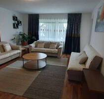 Helle 4,5-Zimmer-Familienwohnung mit Bergblick in Markdorf - Balkon, Garage & Wohlfühlambiente