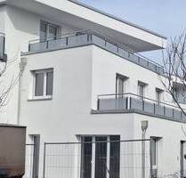 **Erstbezug** Traumhafte 3 Zi.-Dachterrassenwhg. mit EBK und 2 TG-Stpl. in Neufahrn (S1) - Neufahrn bei Freising