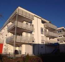 EINZIEHEN & WOHLFÜHLEN – 4,5-Zi-Wohnung im 2. OG mit EBK, Balkon, Garage & Außenstellplatz. - Öhringen