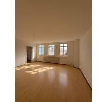 Helle 2-Zimmerwohnung - 260,00 EUR Kaltmiete, ca.  54,30 m² Wohnfläche in Crimmitschau (PLZ: 08451)