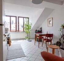 Pieschen - großzügige 1-Zimmer-Dachgeschoss-Wohnung mit großer Wohnküche - Dresden Pieschen-Süd