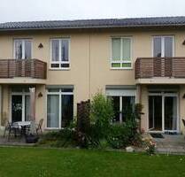 D6756 + Doppelhaushälfte Erfurt Hochheim + Neubau 2006 + Lichtdurchflutet + mod. Ausstattung +