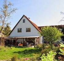 Großes Einfamilienhaus mit Doppelgarage und eingewachsen Garten - Schwebheim
