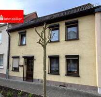 Großzügige Wohnfläche, kompaktes Grundstück - viel Potenzial - Clingen