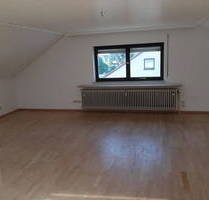 Modernisierte 4 Zimmer Wohnung, Bad neu, große Dachterrasse - Schwabach Eichwasen