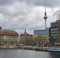 Spree+PanoramaBlick,Balkon,2 Zi, FREI,Renov+Möbliert Berlin Mitte,nah Alexanderplatz