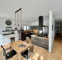 Neuwertiger, Barrierefreier und absolut effizienter Bungalow mit Doppelgarage !! - Schlitz