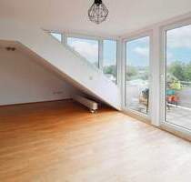 Helle zentrale Zwei-Zimmer-Dachgeschosswohnung in Bonn - sofort bezugsfrei