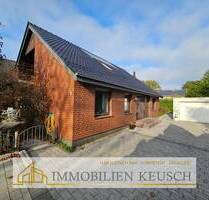 DHH in Uesen mit viel Platz, zentrale und ruhige Lage, tolles Grundstück, Garage und Schwimmbad - Achim
