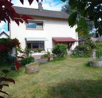 Bruchmühlbach - Miesau Freistehendes Einfamilienhaus mit Garagen und schönem Garten - Bruchmühlbach-Miesau
