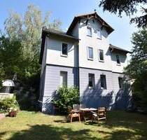 Wohlfühlwohnung mit vielen Extras - 3 Zimmer, 2 Garagen und Terrasse mit Garten - Coburg