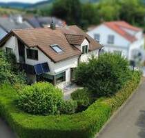 Familienidyll mit Extras: Freistehendes Einfamilienhaus mit Einliegerwohnung und Gartenparadies - Winnenden Höfen