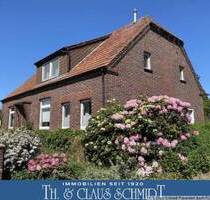 Sanierungsbedürftiges Ein-Zweifamilienhaus mit viel Potenzial in ruhiger Lage von Zetel