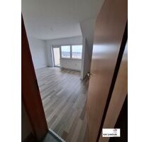 BEZUGSFREIE DACHGESCHOSSWOHNUNG MIT WEITBLICK ... - Chemnitz Bernsdorf
