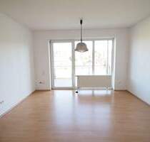 Seniorengerechtes Wohnen: attraktive, gepflegte und helle 2-Zimmerwohnung mit großem sonnigen Balkon - Ansbach