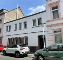 MEHRFAMILIENHAUS MIT VIER WOHNEINHEITEN IN KREFELD-CRACAU -ZWANGSVERSTEIGERUNG-