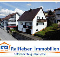 Solides Wohnhaus in ruhiger, zentrumsnaher Aussichtslage - Stadt Waldkirchen