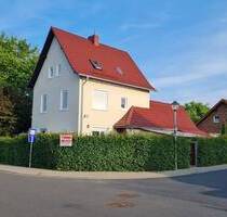 Freistehendes gepflegtes EFH mit Einlieger, Garten & Garagen in ruhiger grüner und zentralen Lage - Hennef