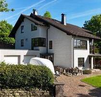 Einfamilienhaus mit Einliegerwohnung auf großem Grundstück in Sundern