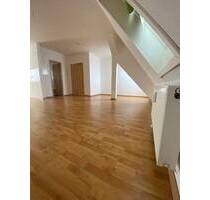 Gemütlich & Hell | DG-Wohnung mit Balkon - Arnstadt