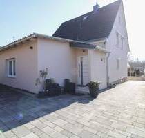 Modernes Einfamilienhaus mit Garage und Traumgarten - Naturnah Wohnen in Maintal!