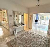 Elegante Etagenwohnung in exzellenter und ruhiger Halbhöhenwohnlage - Baden-Baden Innenstadt