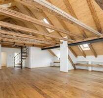Stilvolle Dachgeschosswohnung mit traumhaften Bergpanorama in historischem Gebäude - Garmisch-Partenkirchen