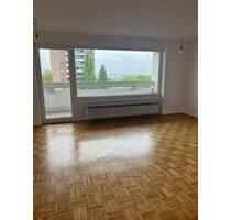 D-Mörsenbroich: sanierte 3-Zimmer-Whg. ca. 88 m², Parkett, Sonnenbalkon, Lift, TG-Stellplatz - Düsseldorf Rath
