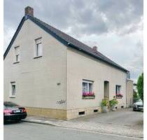 Ein Objekt für viele Möglichkeiten - Mehrgenerationenhaus mit Garten und Garage in Moers-Hochstraß