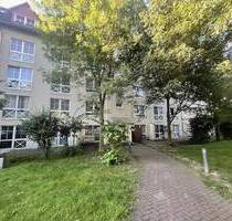 Ruhige Lage! Singlewohnung mit Pantryküche + Bad mit Dusche + Laminat + Ideal für Pendler! - Leipzig Lindenau