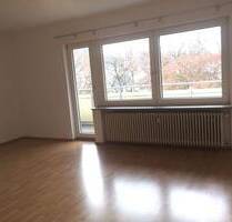 NETTER NACHMIETER GESUCHT * INDIVIUELL AUFGETEILT * GROSSZÜGIGES WOHNZIMMER * SCHÖNE LOGGIA - Seesen Kernstadt