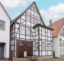Charmante 2-Zimmer-Wohnung im Fachwerkambiente - zentral, modern, bezugsbereit - Blomberg