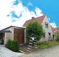 Leerstehendes Einfamilienhaus nebst Garagenanbauten und diversen Nebengebäuden - Tangermünde