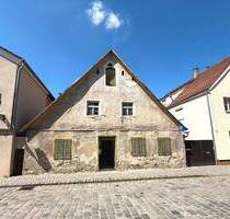 Historisches Juwel mit Potenzial im Herzen von Berching - sanierungsbedürftig!