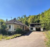 Einfamilienhaus mit Nebengebäuden auf großzügigem Areal (ca. 4.700 m²) in Hohensachsen - Weinheim
