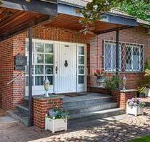 Klassischer Rotklinker in Wellingsbüttel mit großem Gartengrundstück - Hamburg