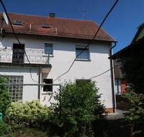 DHH, 3x Whg.Bj.1961, in 92253 Schnaittenbach ,Wfl.150560 gm Gr.,Ruhige Lage !