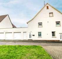 Wohn- und Geschäftshaus mit Top-Potenzial ! Aktuell 1 Etage Gewerbefläche + 2 Etagen Wohnfläche - Bisingen Wessingen