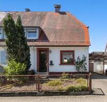Charmantes kleines Haus mit Erweiterungspotenzial und wunderschönem Garten - Karlsruhe