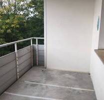 3. OG - FAHRSTUHL IM HAUS - Nachmieter gesucht - Tolles großes Wohnzimmer, gemütliche Loggia - Tageslichtbad mit Wanne - Langelsheim