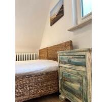 TOP MÖBLIERTE helle 2 Zimmer DG Wohnung Appartement in super Lage - Bammental