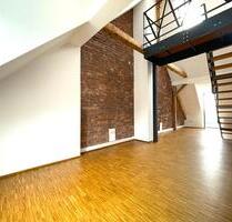 Schöne 3-Zimmer-Altbauwohnung mit Galerie, Küche und Balkon im Martinsviertel von Darmstadt!