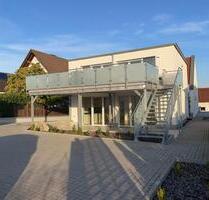 Schöne 2-Zimmer-Wohnung, EBK, Gäste-WC, zwei Terrassen, Garage - Großenlüder